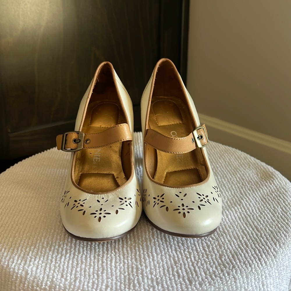 Connie Women’s Mary Jane’s Cream color with a Cut Out Design on Toe Size 7